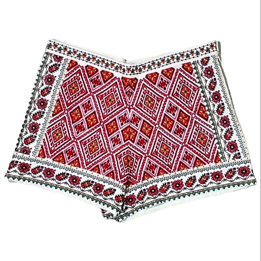Glamorous embroidered shorts size L - Picture 1 of 5
